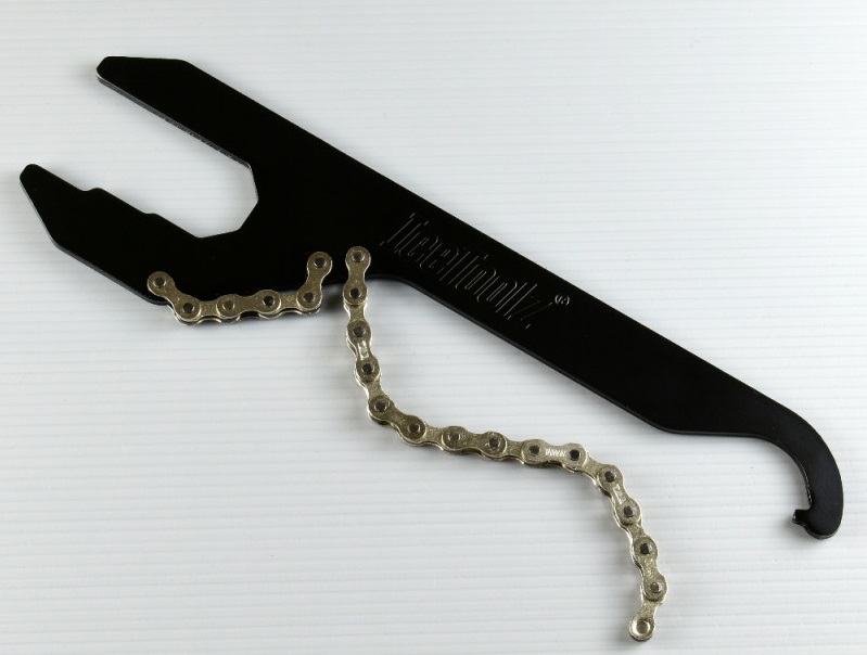 Купить Ключ для рулевой колонки с хлыстом ICETOOLZ 06C3 